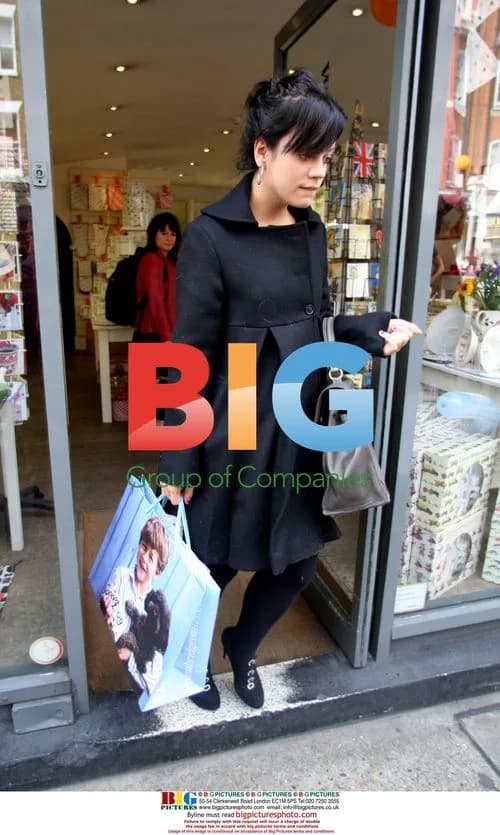 Singer Lily Allen Shopping in London