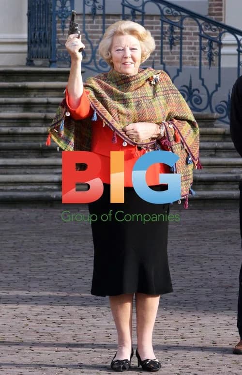 Queen Beatrix Starts Palace Run