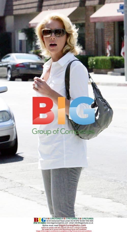 Katherine Heigl shops with mother in West Hollywood