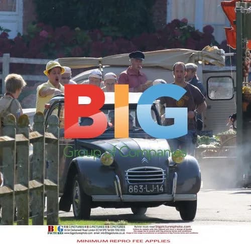 Brad Pitt Filming Mobile Phone Ad