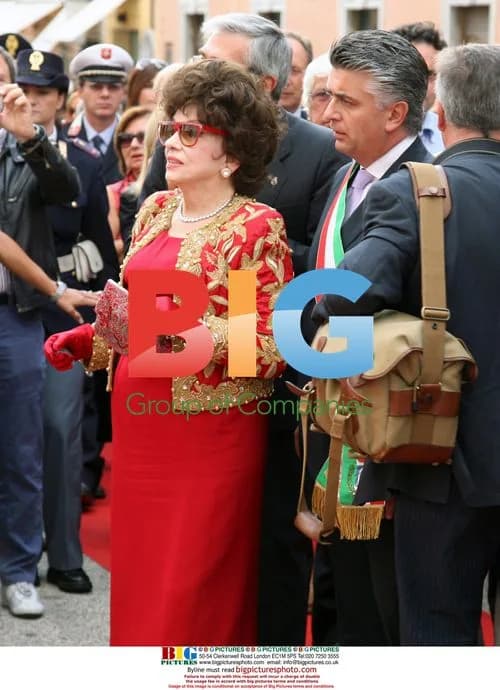 Gina Lollobrigida Opens Art Exhibition