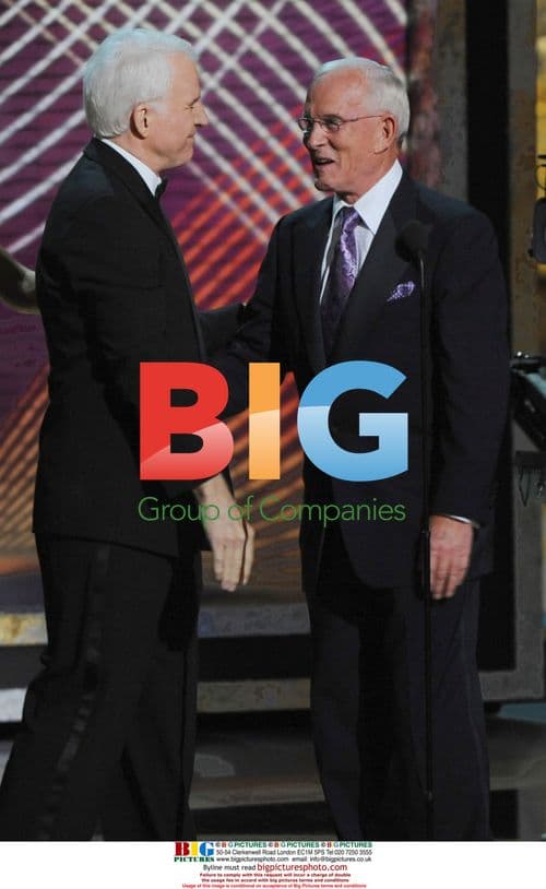 Steve Martin presents Emmy to Tommy Smothers