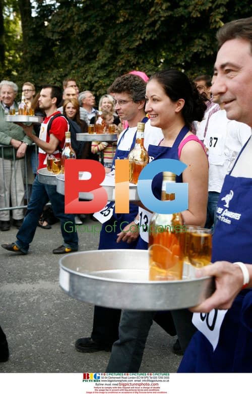 Waiters race in Brussels