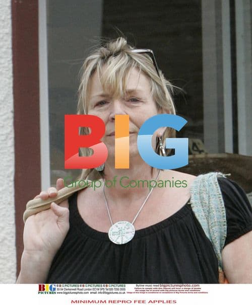 Fern Britton runs errands makeup-free