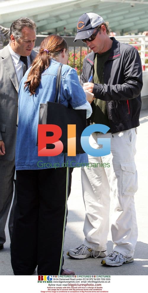 Greg Kinnear at Los Angeles Airport