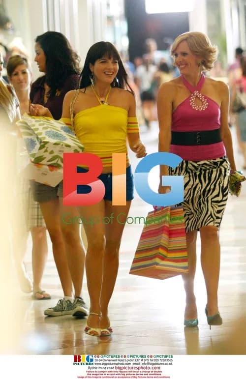 Selma Blair filming 'Kath and Kim' at Burbank Mall