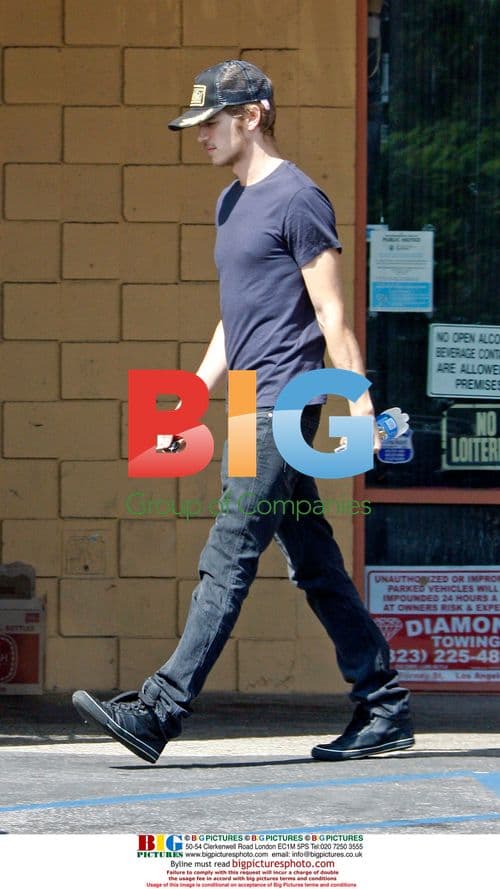 Hayden Christensen runs errands in LA