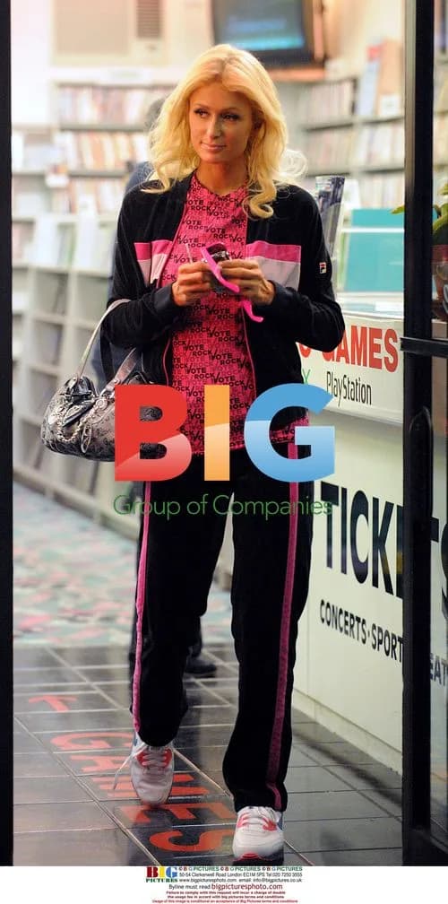 Paris Hilton shops in Bel Air