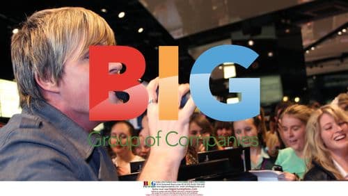 Boy band Avenue perform and sign single