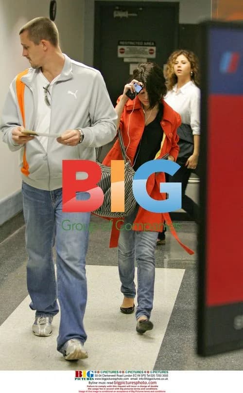 Selena Gomez departs LA with family