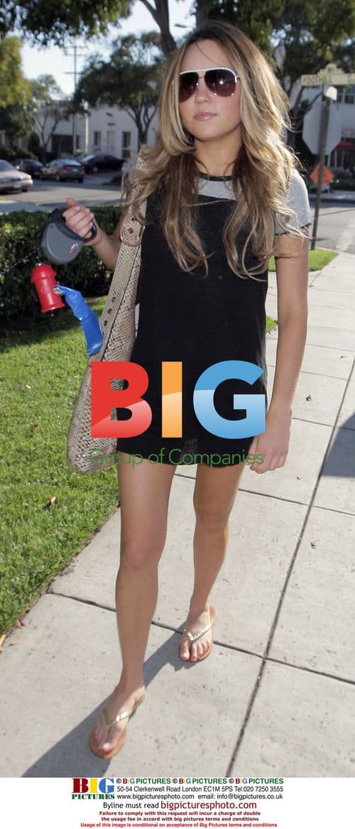 Amanda Bynes at Byron Allen hair salon