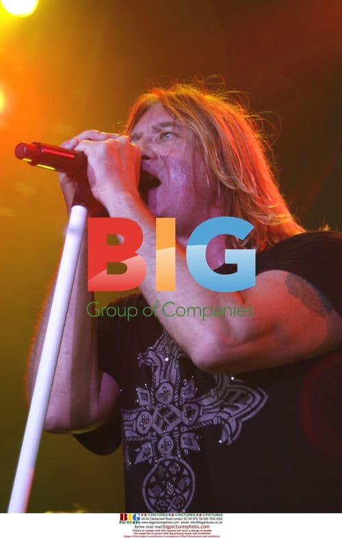 Joe Elliott of DEF LEPPARD performs at Manchester Arena
