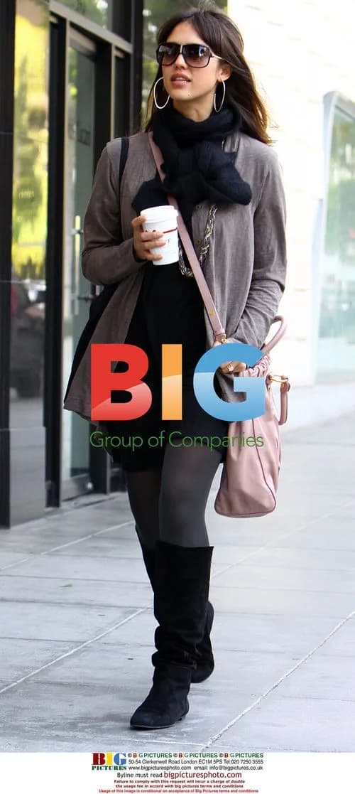 Jessica Alba shops in Beverly Hills