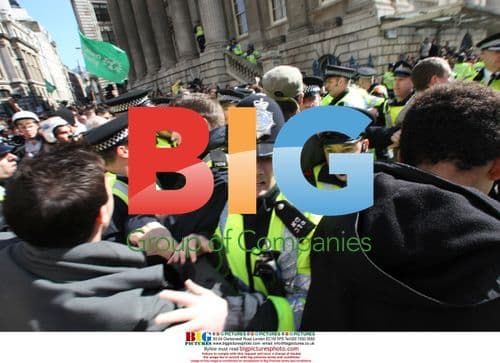 Clash between protesters and police in London