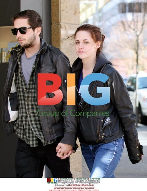 Kristen Stewart, Boyfriend, and Nikki Reed Have Lunch