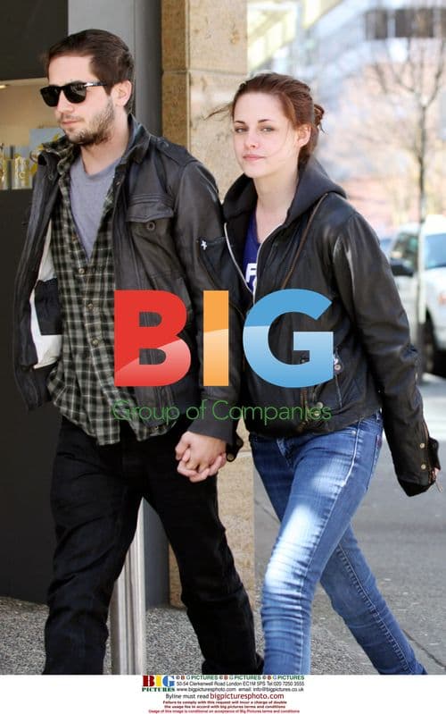 Kristen Stewart, Michael Angarano, and Nikki Reed Lunch in Vancouver