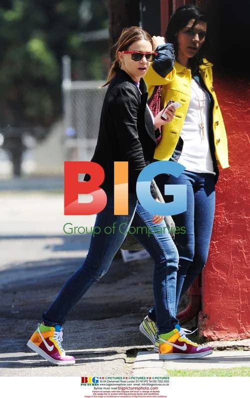 Nikki Reed goes shopping with friend and mom