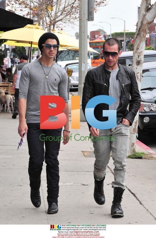 Jonas Brothers take lunch break in LA