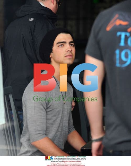 The Jonas Brothers Take Lunch Break