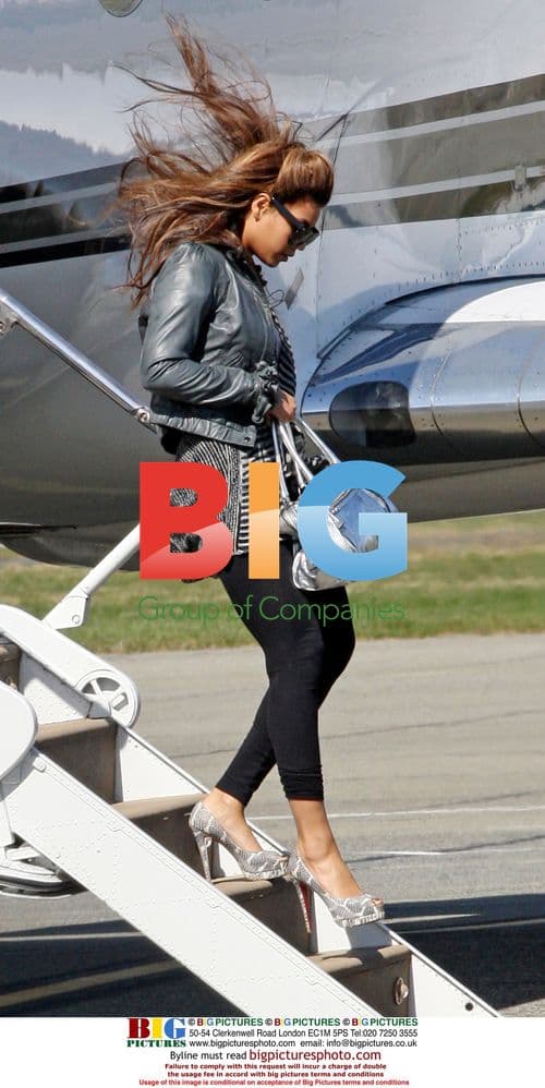 Beyonce Arrives in Vancouver to Start Tour