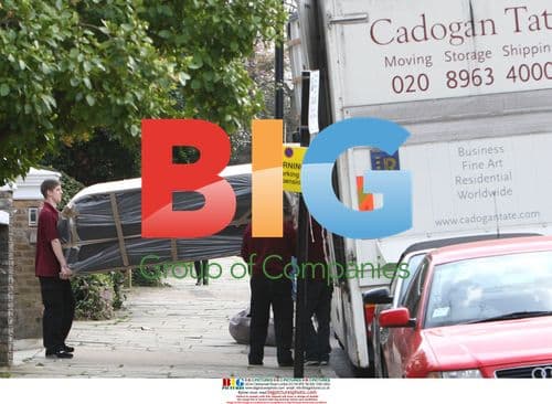 Coldplay Singer Chris Martin and Actress Gwenyth Paltrow Home Removal