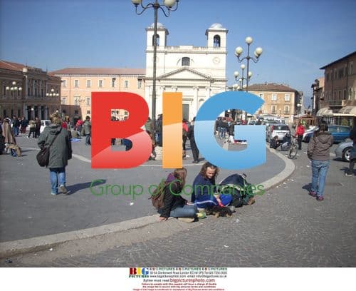 Powerful earthquake strikes central Italy