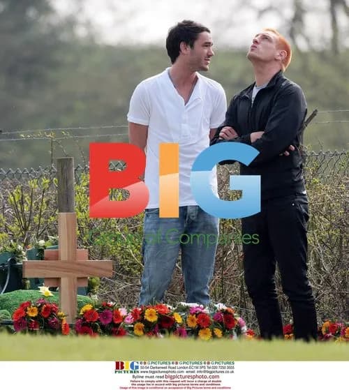 Jack Tweed visits Jade Goody's grave