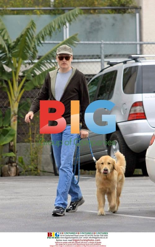 Conan O'Brien strolls with family in Venice