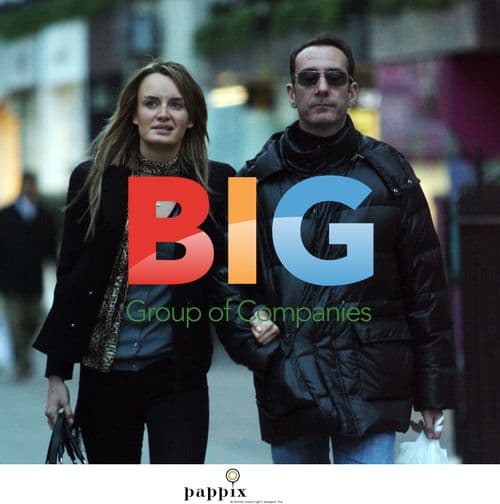 Entrepreneur Robert Hanson out with girlfriend Masha Markova