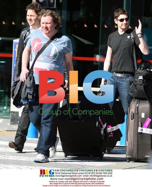 Snow Patrol Arrive at Perth Airport for V Festival