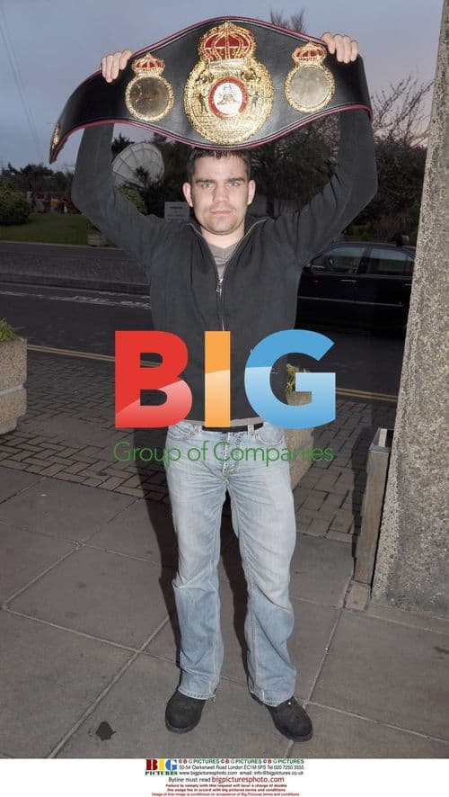 Bernard Dunne shows off WBA Super-Bantamweight title