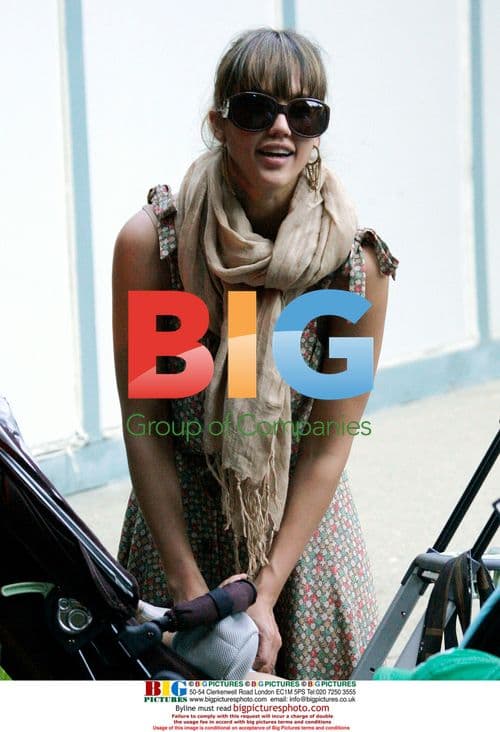 Jessica Alba and daughter Honor Marie on stroll