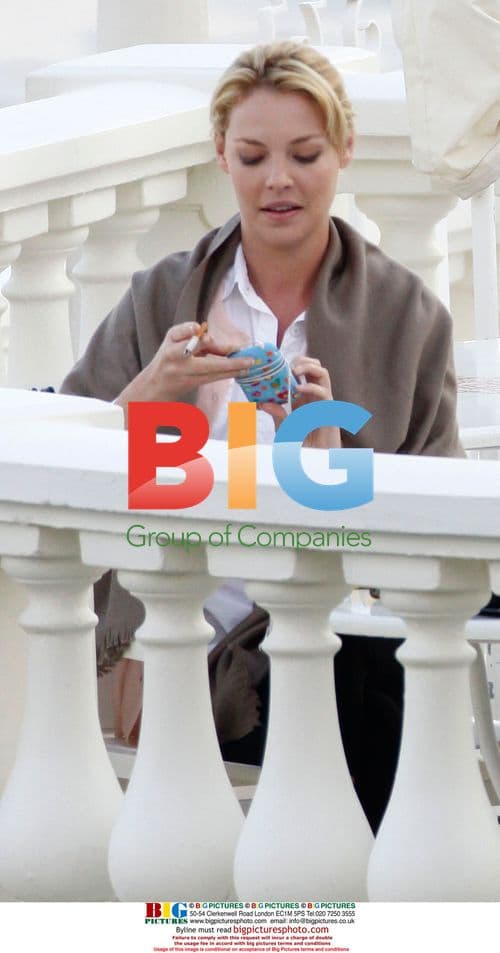 Katherine Heigl takes a break in France