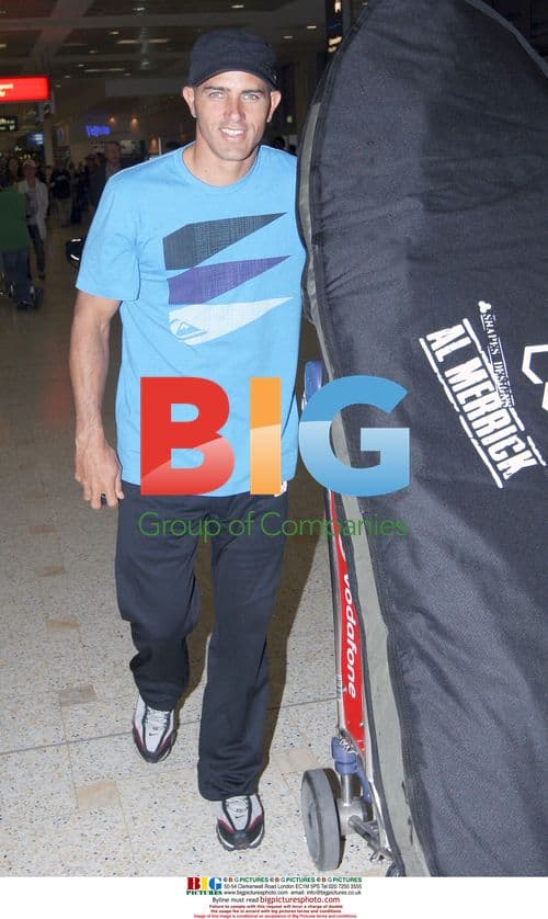 Kelly Slater arrives in Sydney for Bells Beach Pro