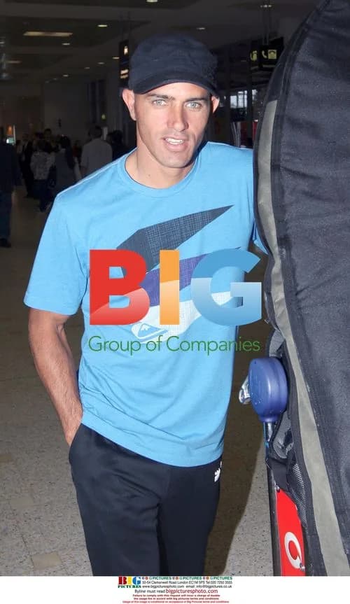 Kelly Slater arrives in Sydney for Bells Beach Pro