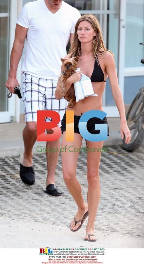Gisele Bundchen and Tom Brady Shop with Puppy