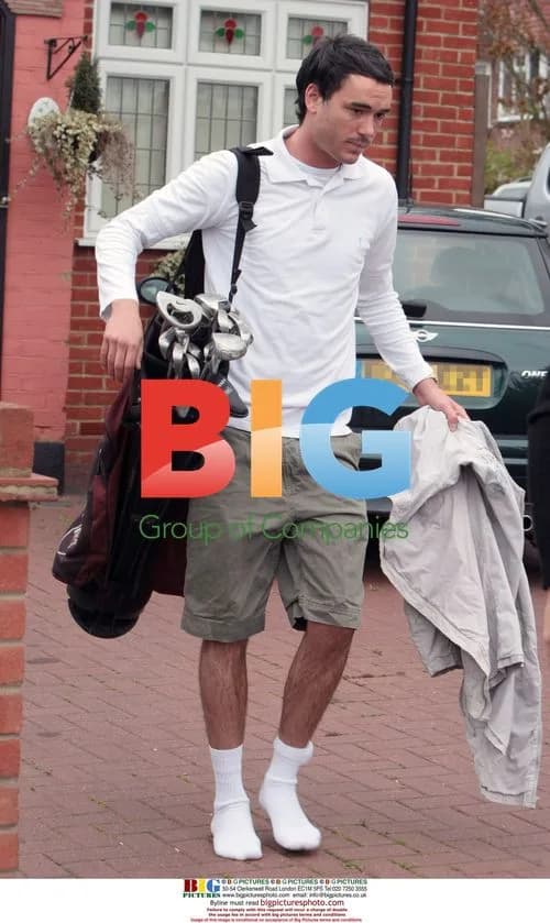 Jack Tweed Visits Jade Goody's Grave
