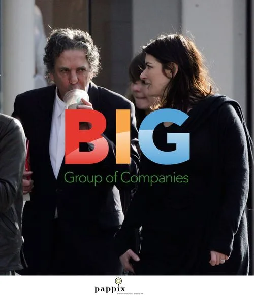 Charles Saatchi and Nigella Lawson on London Streets