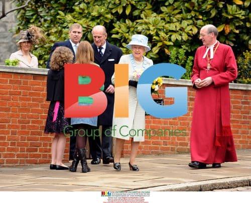 Queen Receives Flowers at Easter Service