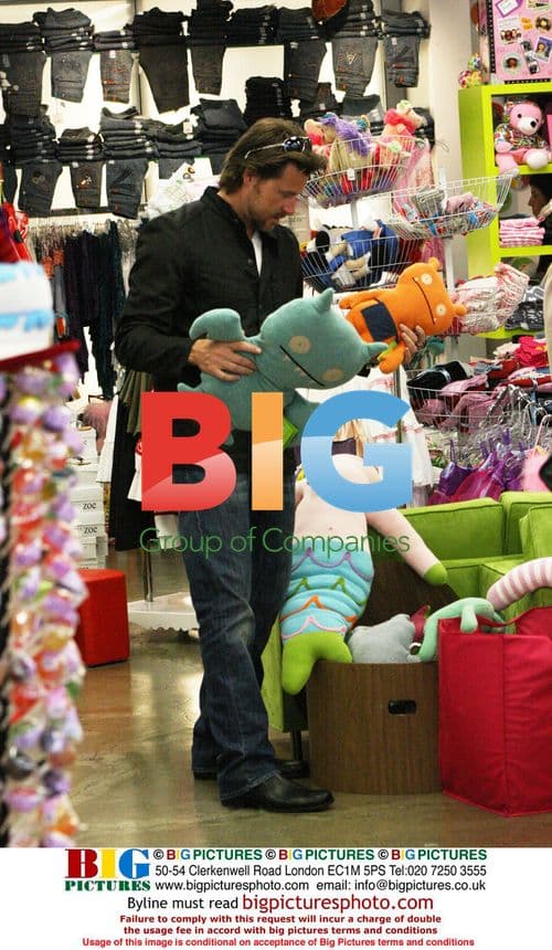 Tori Spelling and Dean McDermott Shop at Kitson