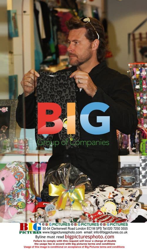 Tori Spelling & Dean McDermott Shop at Kitson