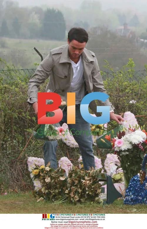 Jack Tweed visits Jade Goody's grave