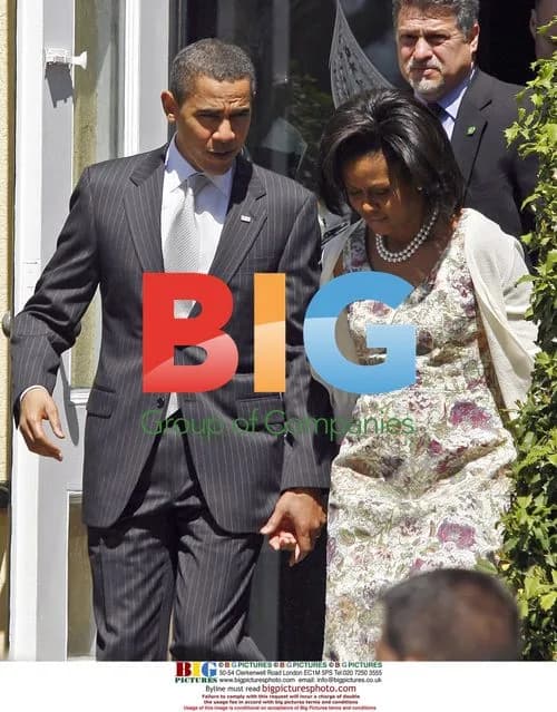 Obamas depart church on Easter Sunday