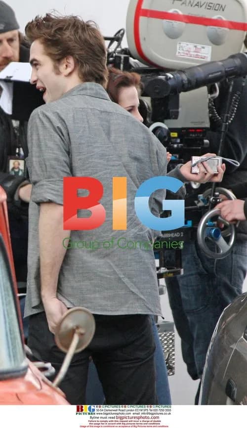 Pattinson and Stewart film Twilight sequel