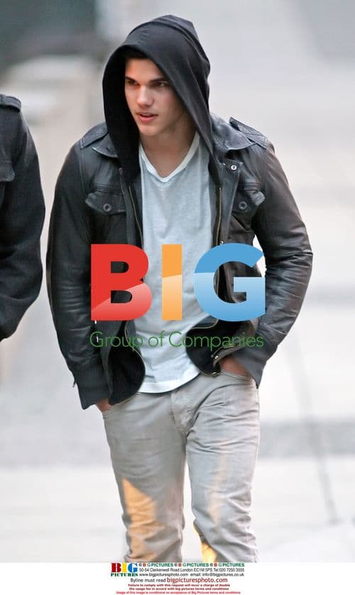 Twilight Stars Stroll Downtown Vancouver