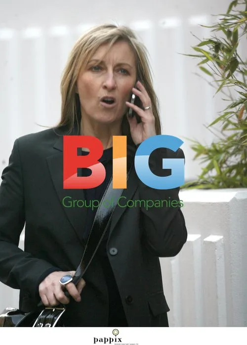 Fiona Phillips Walks Through North London