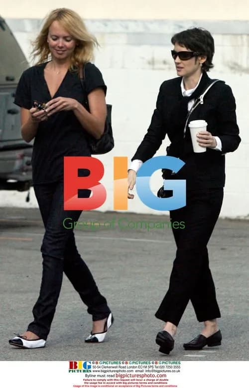 Winona Ryder has meeting with real estate agent