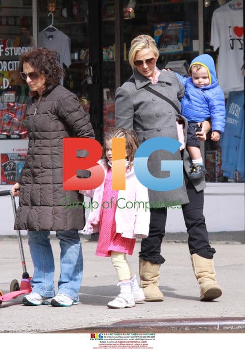 Pregnant Elizabeth Hasselbeck with son Taylor