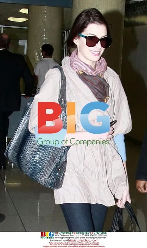 Anne Hathaway at LAX
