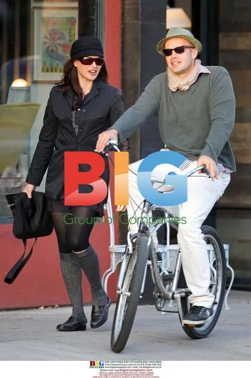 Actor Billy Zane rides bike, meets friend in LA